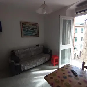 Appartement Casa Albarosa, 10 Min Walk Train Station, Free Parking., La Spezia